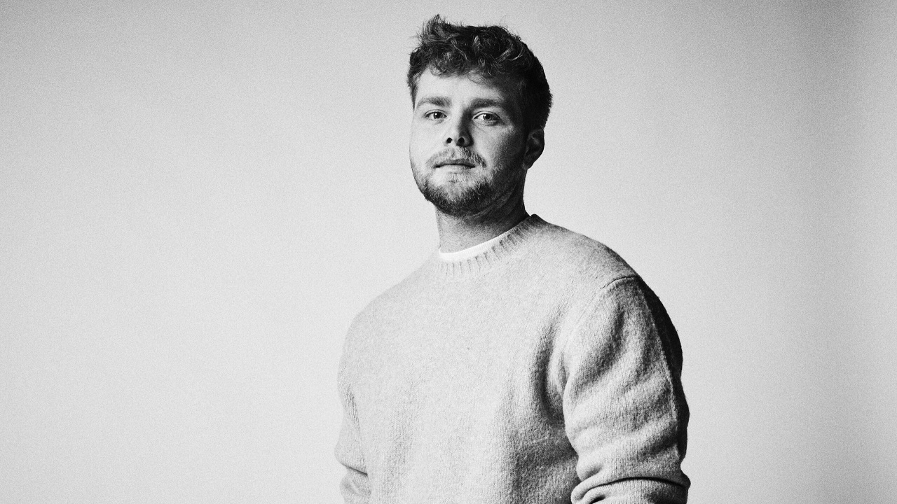 Alex Warren — Photo