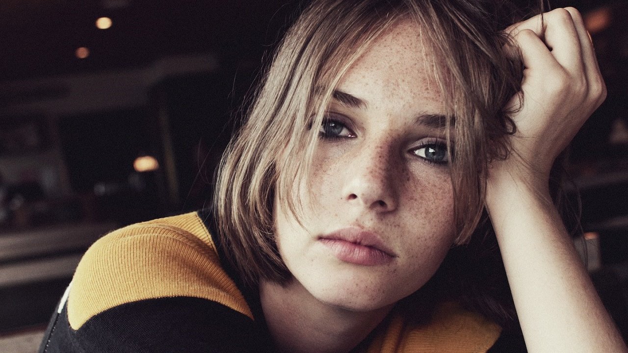 Maya Hawke — Photo · studio