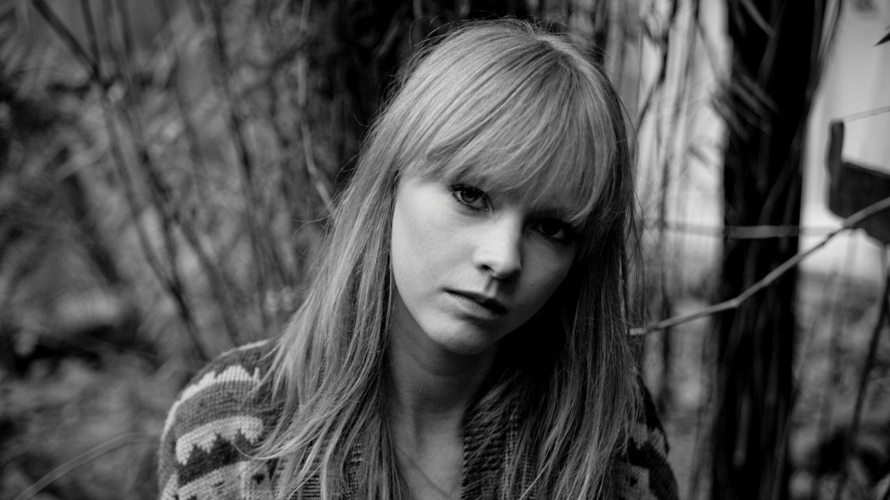 Header Banner Lucy Rose