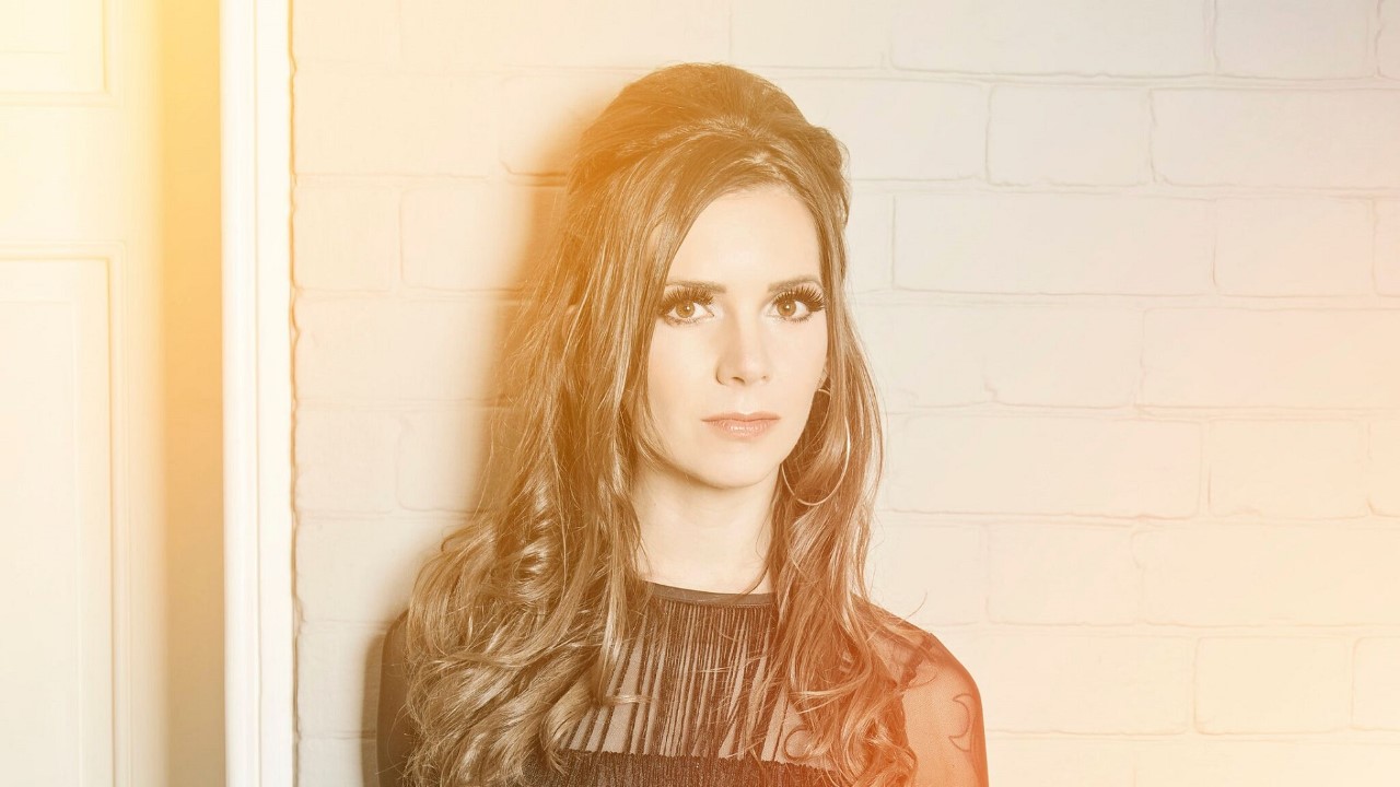 Karen Jonas — Photo
