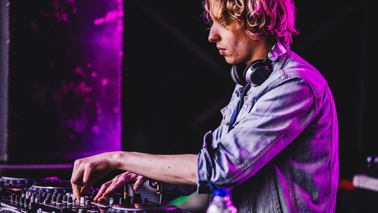 Daniel Avery — Photo