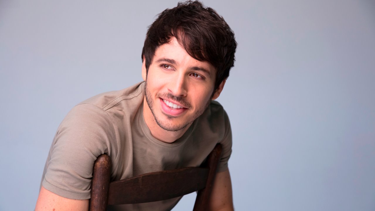 Header Banner Morgan Evans