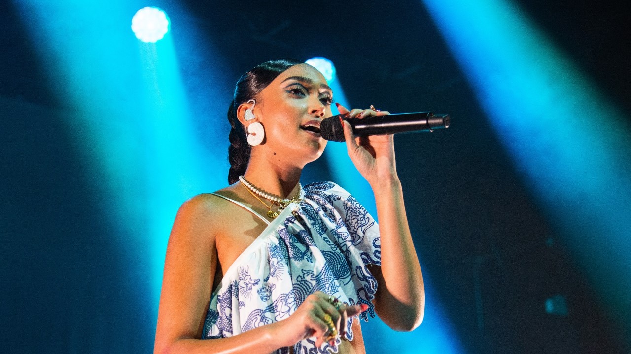 Header Banner Joy Crookes