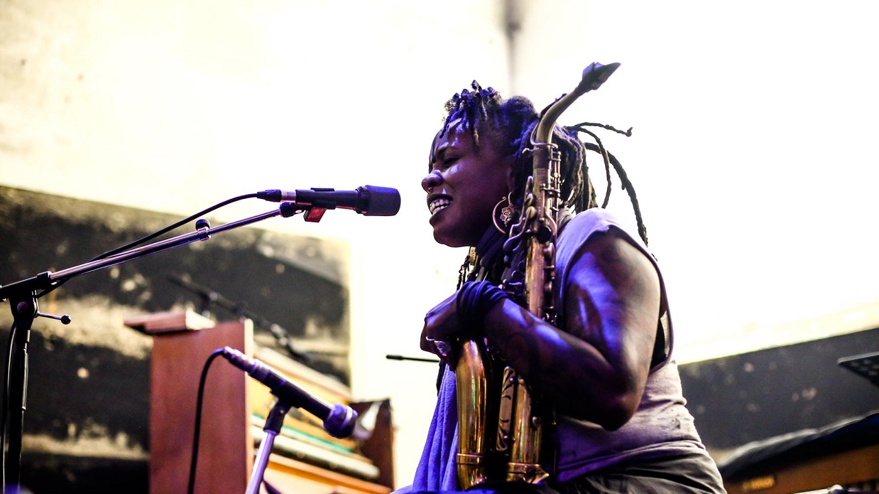 Matana Roberts — Photo