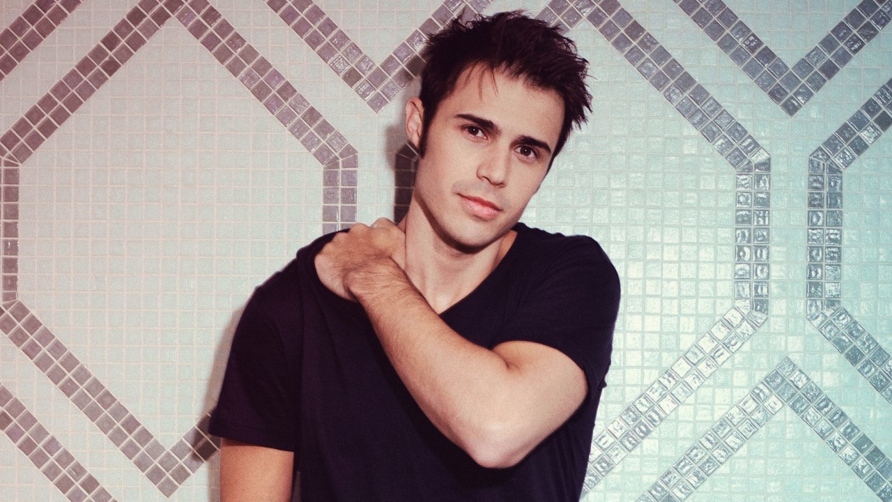 Header Banner Kris Allen