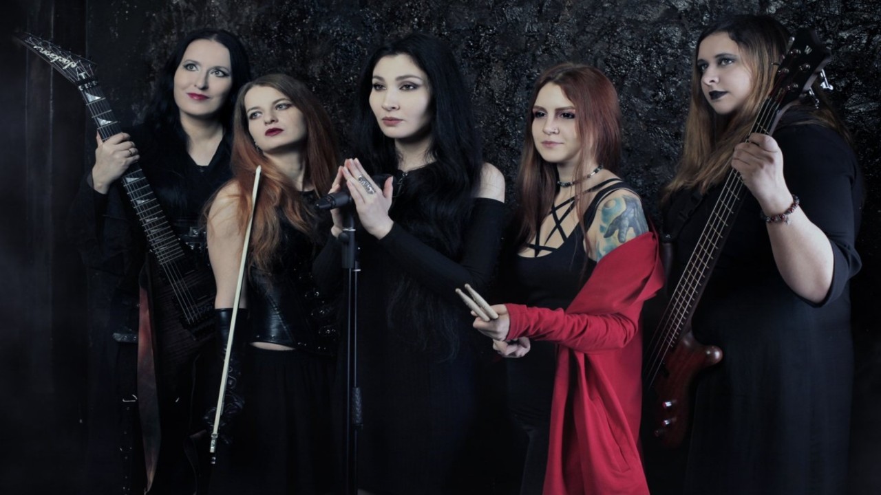 Blackthorn — Photo · studio