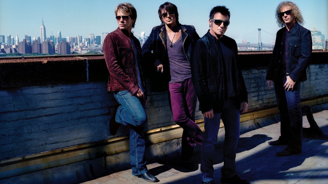 Mahakarya Rock Balada Glamor Bon Jovi: Eksplorasi Struktur Kord 'Always' dan 'Bed of Roses'