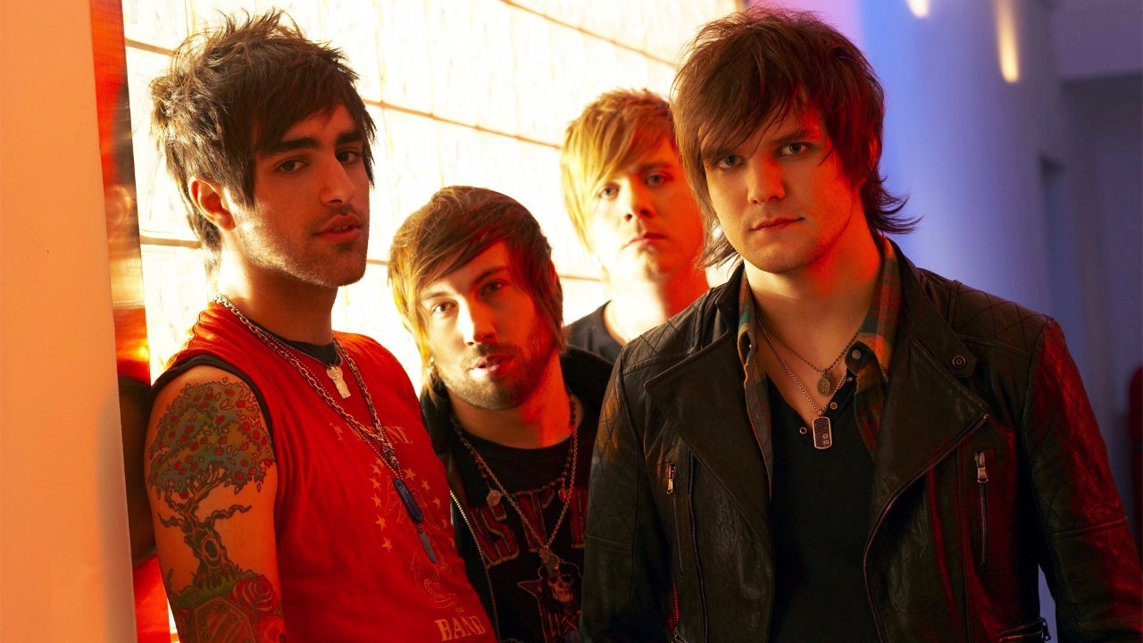 Header Banner Boys Like Girls