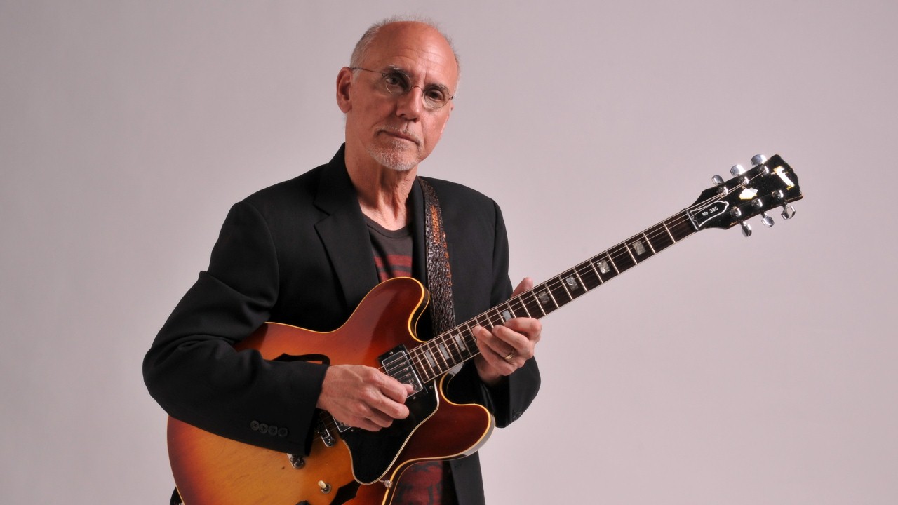 Larry Carlton — Photo