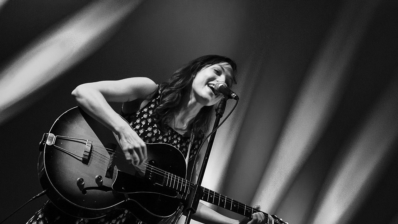 Amber Rubarth — Photo