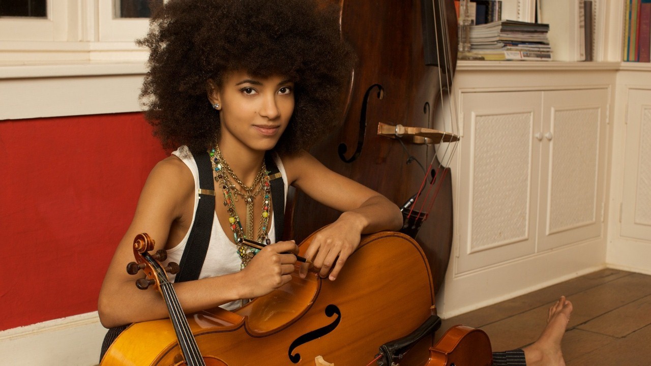 Esperanza Spalding — Photo