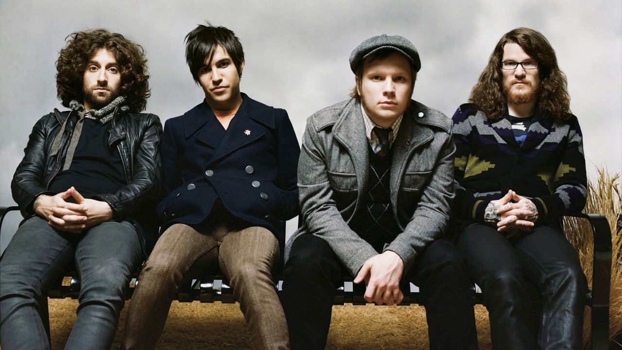 Gelora Arena Rock Patrick Stump & Fall Out Boy: Analisis Riff 'Beat It' dan Warisan Pop-Punk Dekade 2000-an