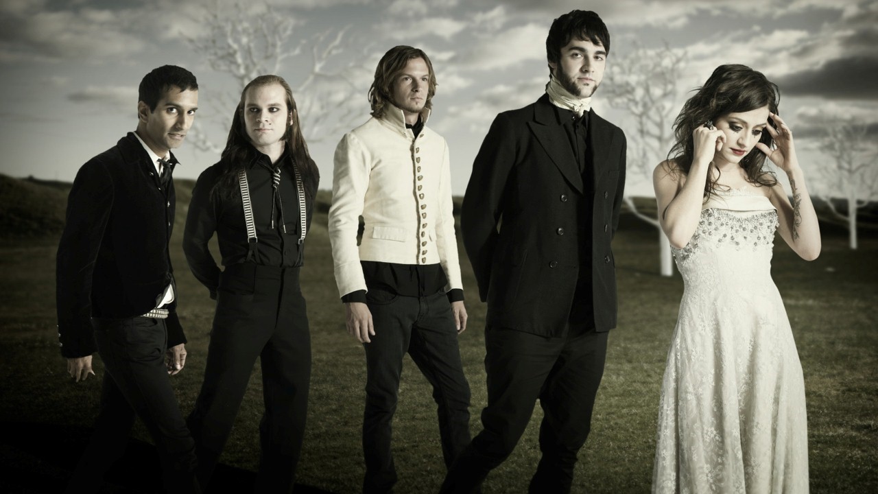 Flyleaf — Photo