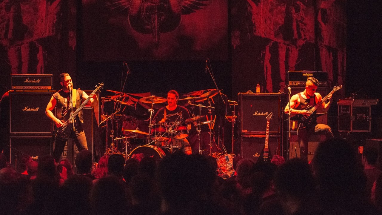 Auroch — Photo · live_stage