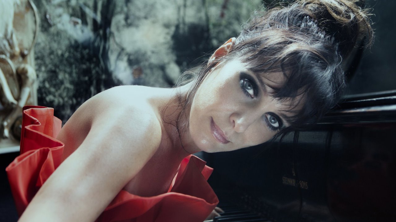 Chantal Kreviazuk — Photo
