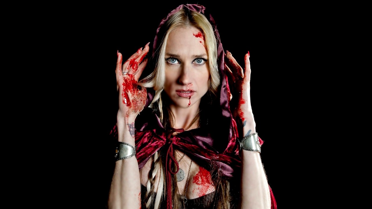 Huntress — Photo