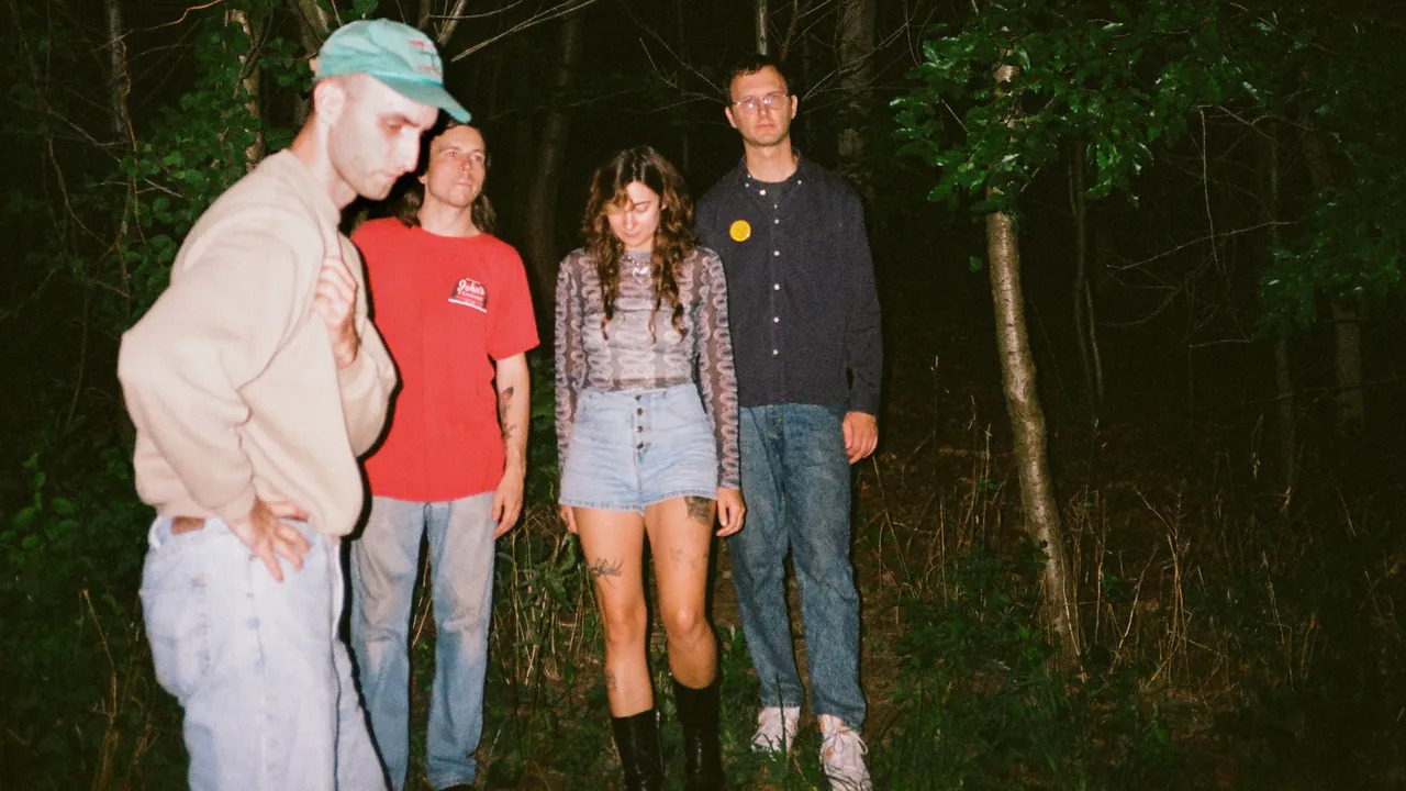Hotline TNT — Photo