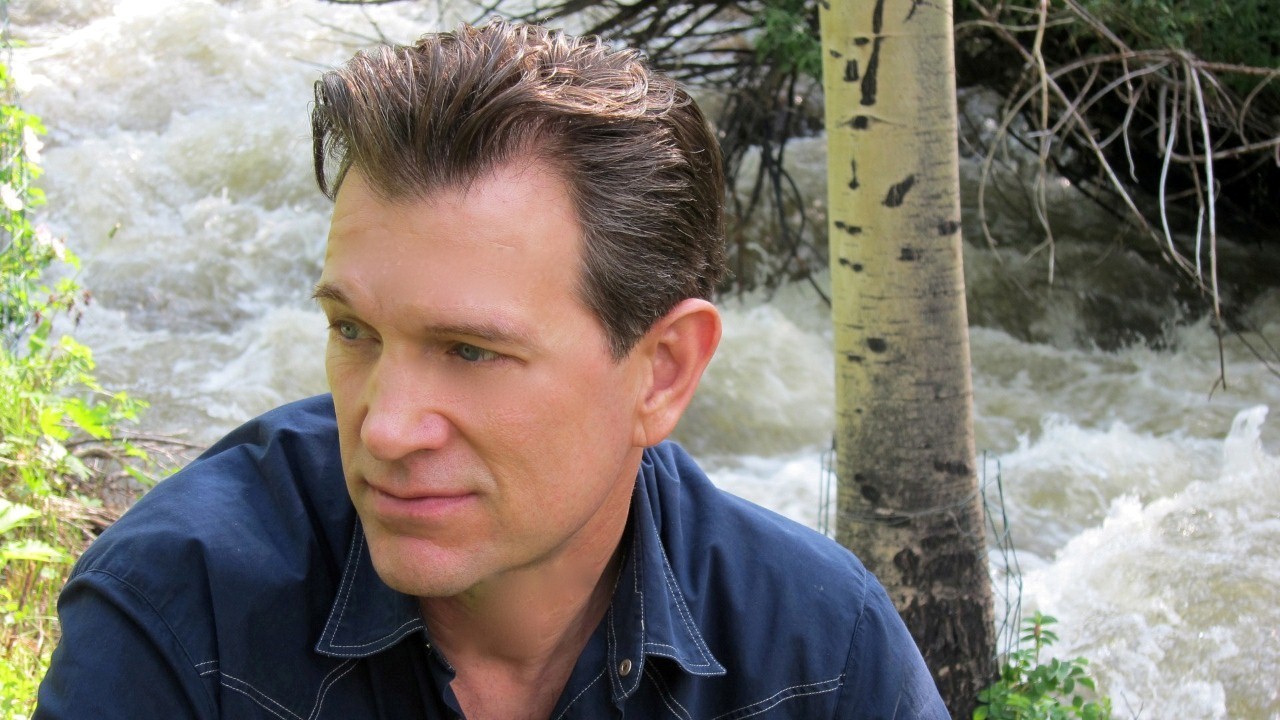 Chris Isaak — Photo