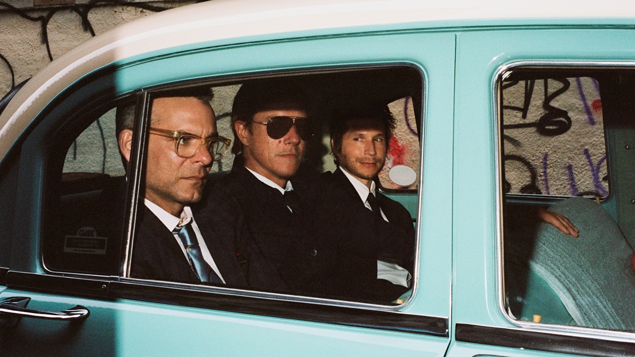 Interpol — Photo