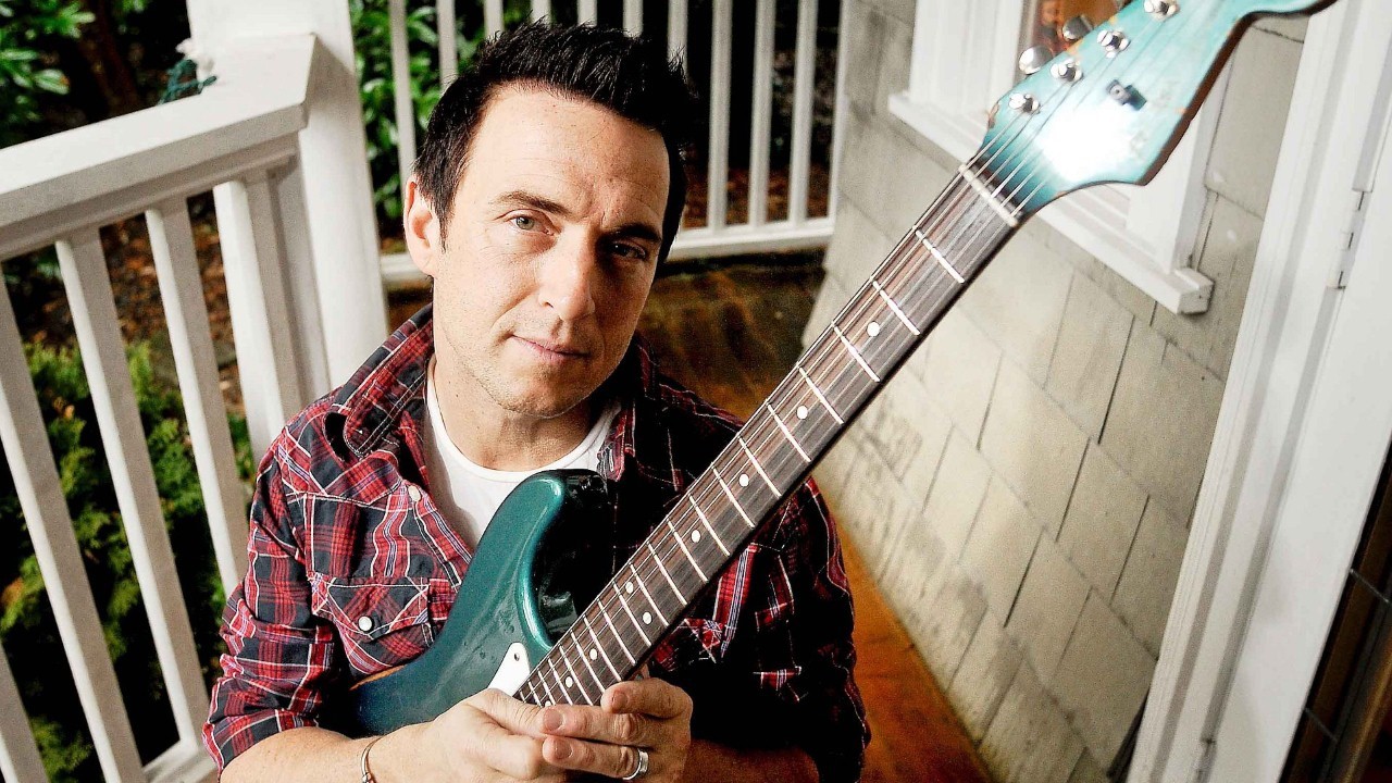 Header Banner Colin James