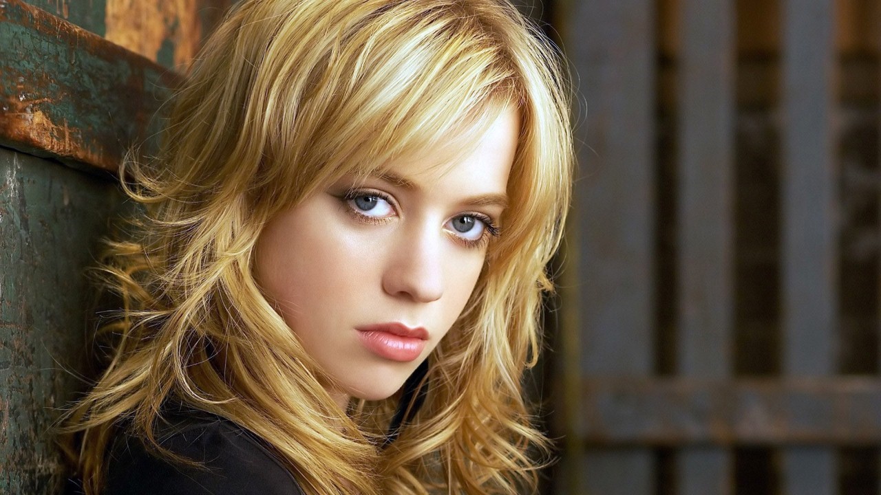 Alexz Johnson — Photo