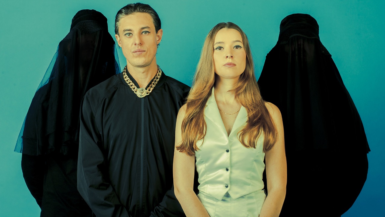 Confidence Man — Photo