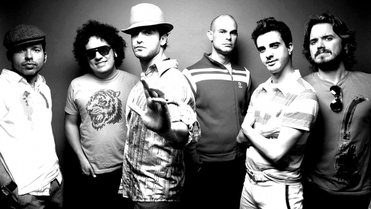 Los Amigos Invisibles — Photo