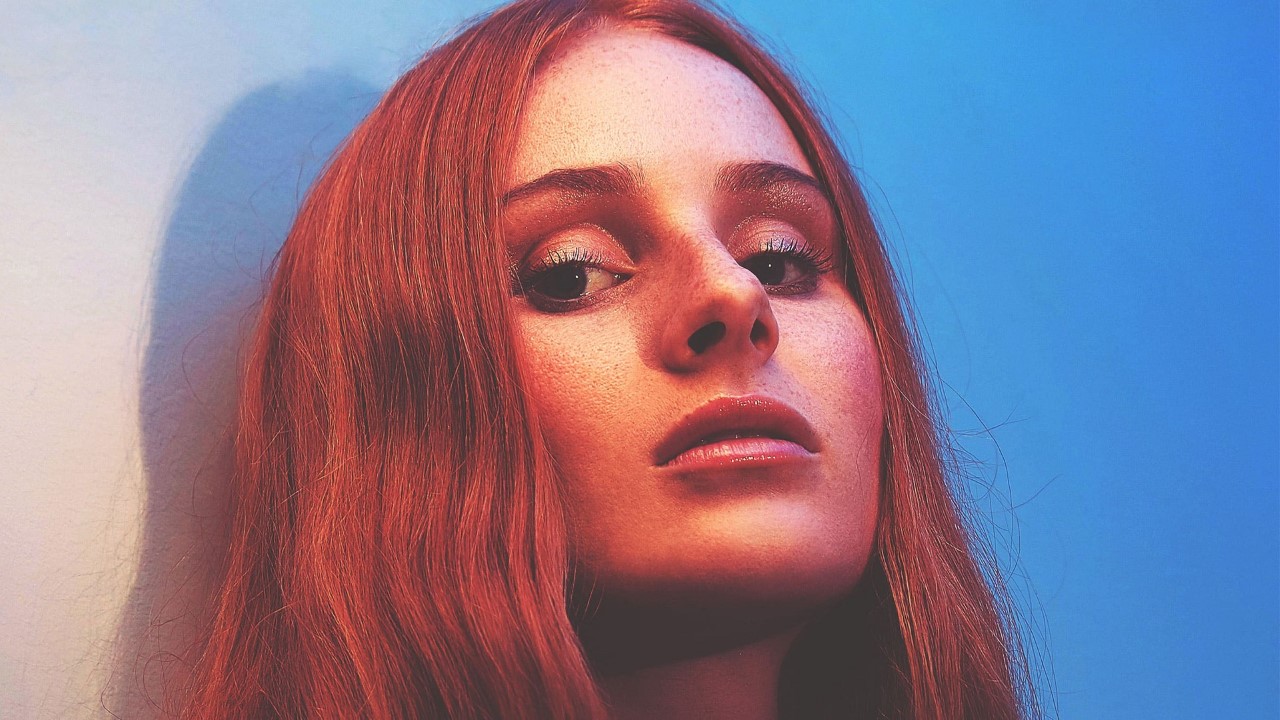 Vera Blue — Photo