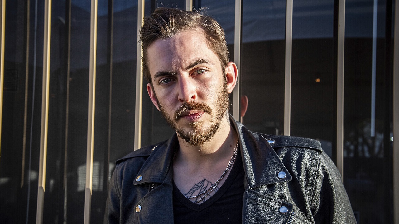 Header Banner Dennis Lloyd