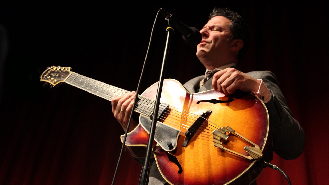 John Pizzarelli — Photo