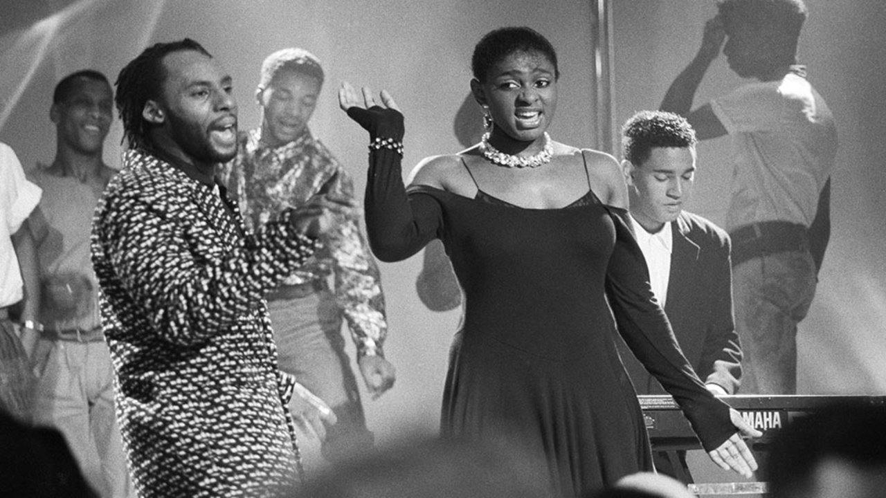 Loose Ends — Photo · live_stage