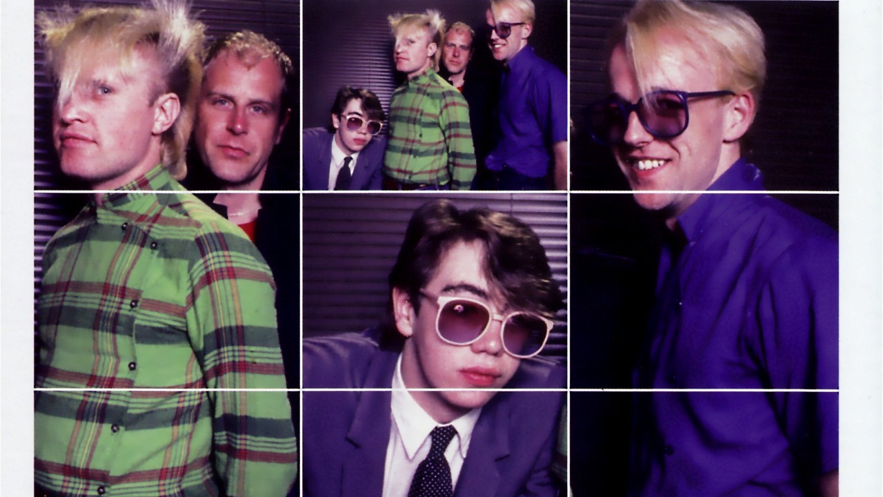 A Flock of Seagulls — Photo