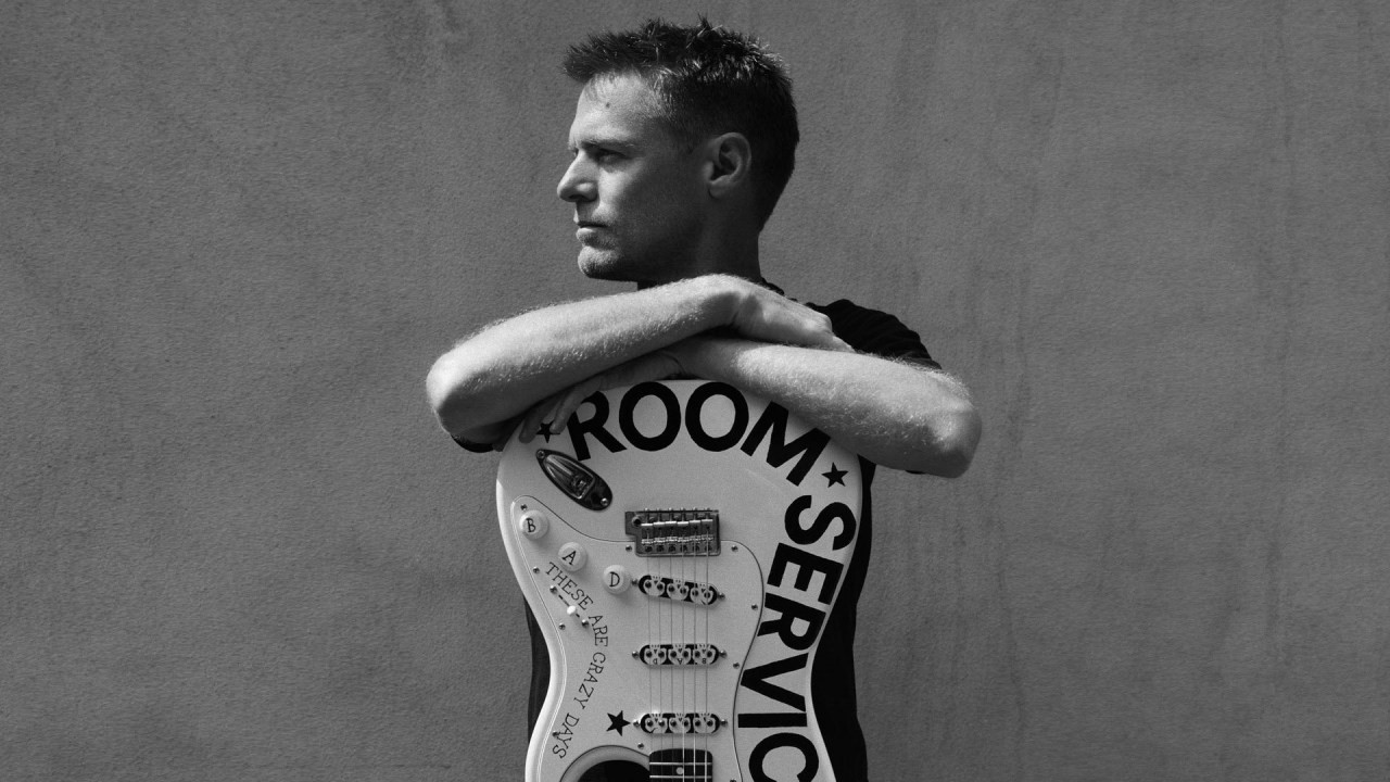 Konser Legenda Rock Bryan Adams di BCIS Ancol Jakarta: Nostalgia 'Summer of '69' dan 'Heaven' yang Menghipnotis