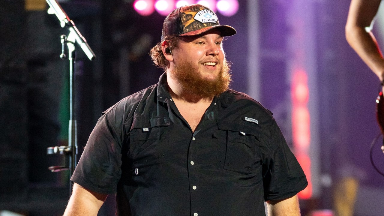Header Banner Luke Combs