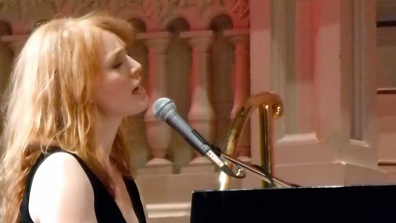 Alicia Witt — Photo