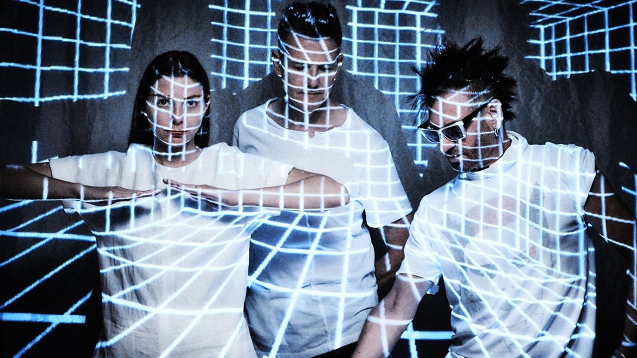 Poptone — Photo