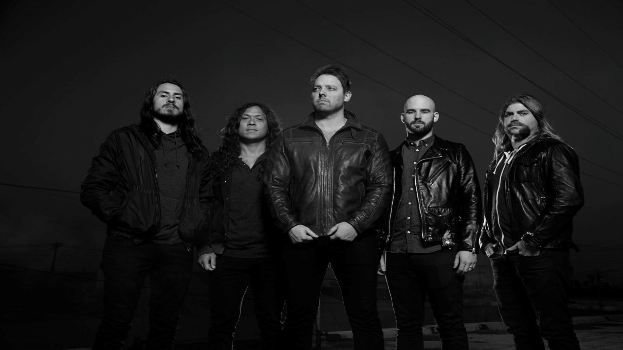 Wovenwar — Photo