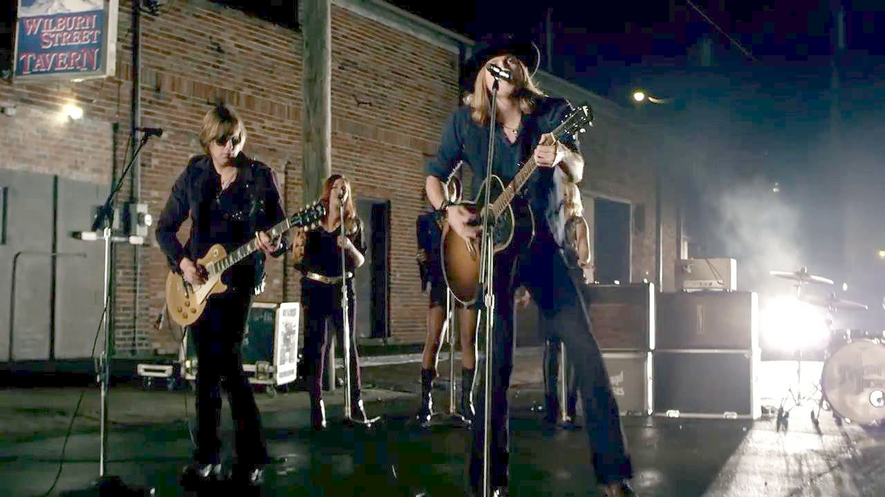 A Thousand Horses — Photo
