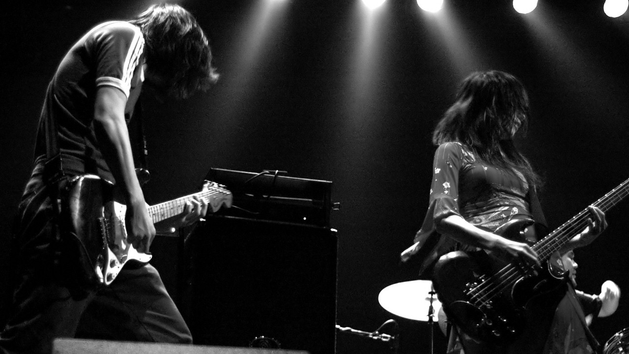 MONO — Photo