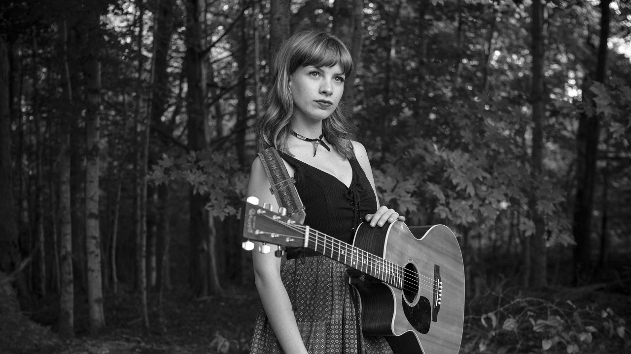 Angela Autumn — Photo