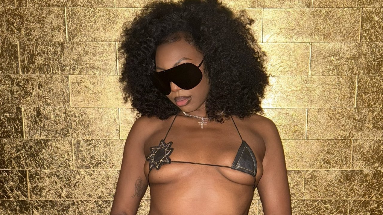Ms Banks — Photo