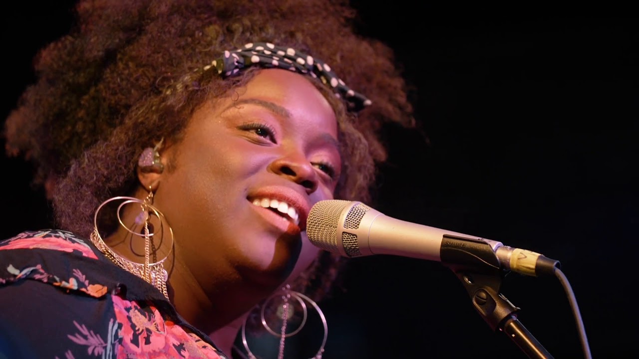 Yola — Photo · live_stage
