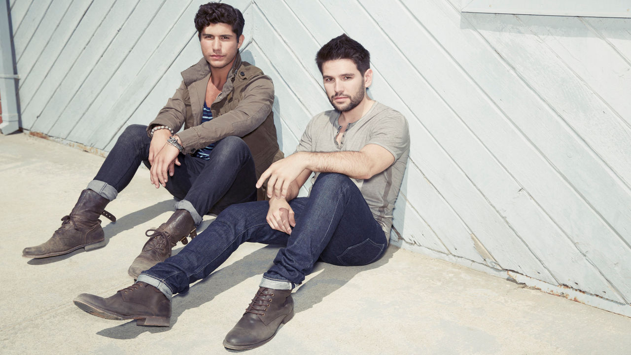 Header Banner Dan + Shay