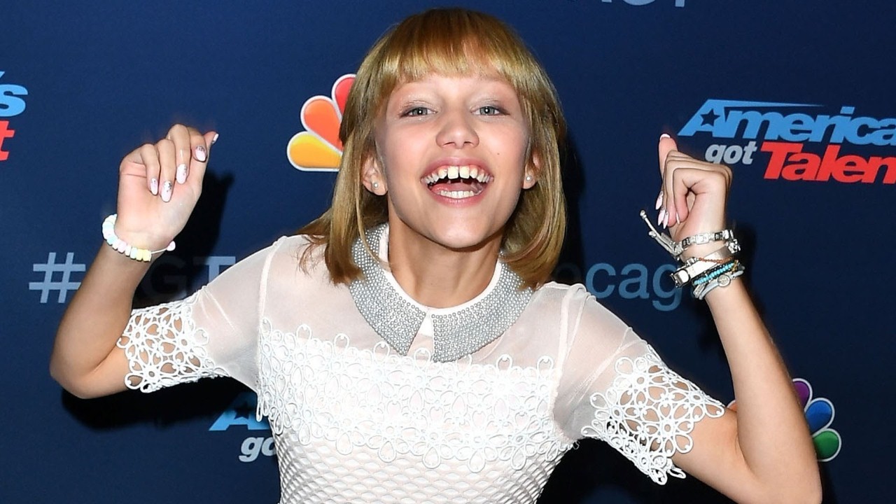 Header Banner Grace VanderWaal