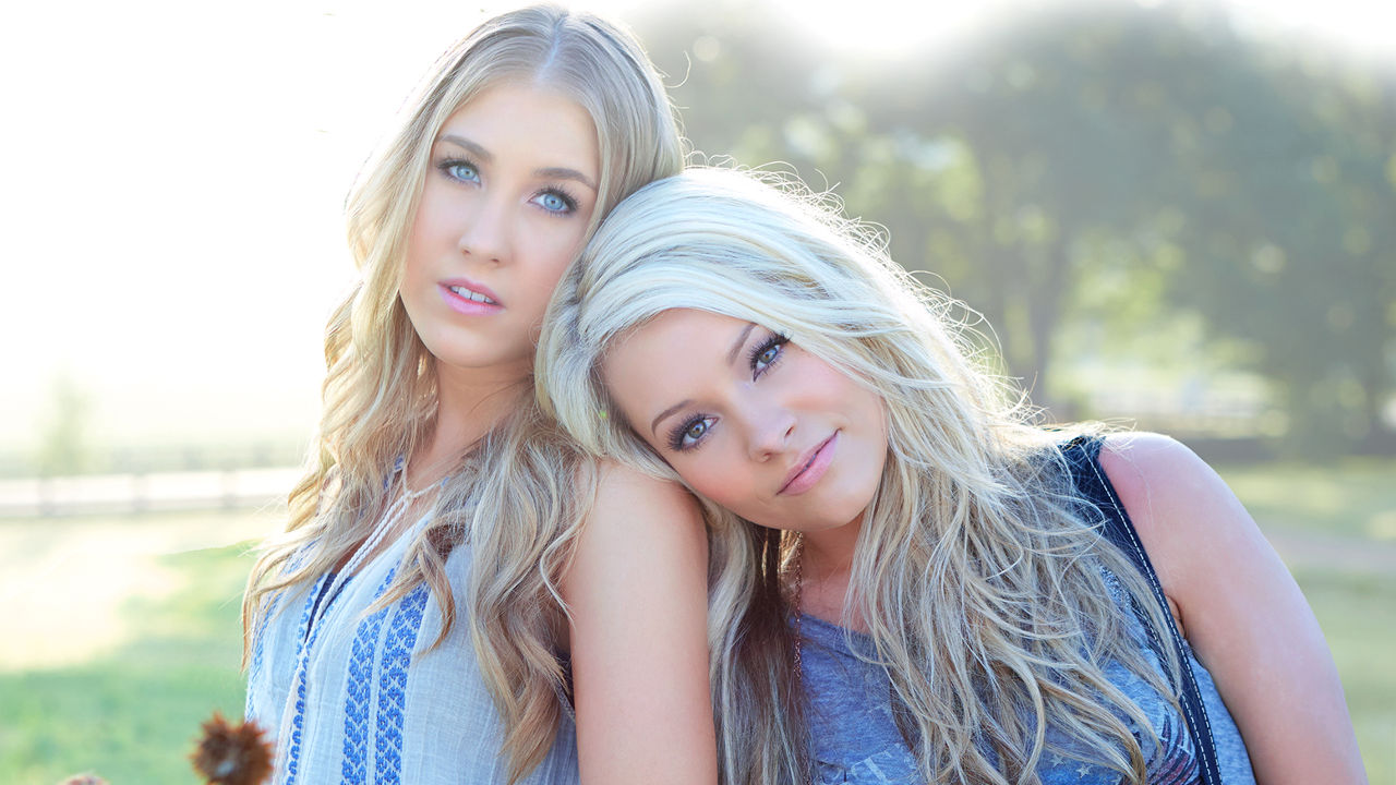 Maddie & Tae — Photo