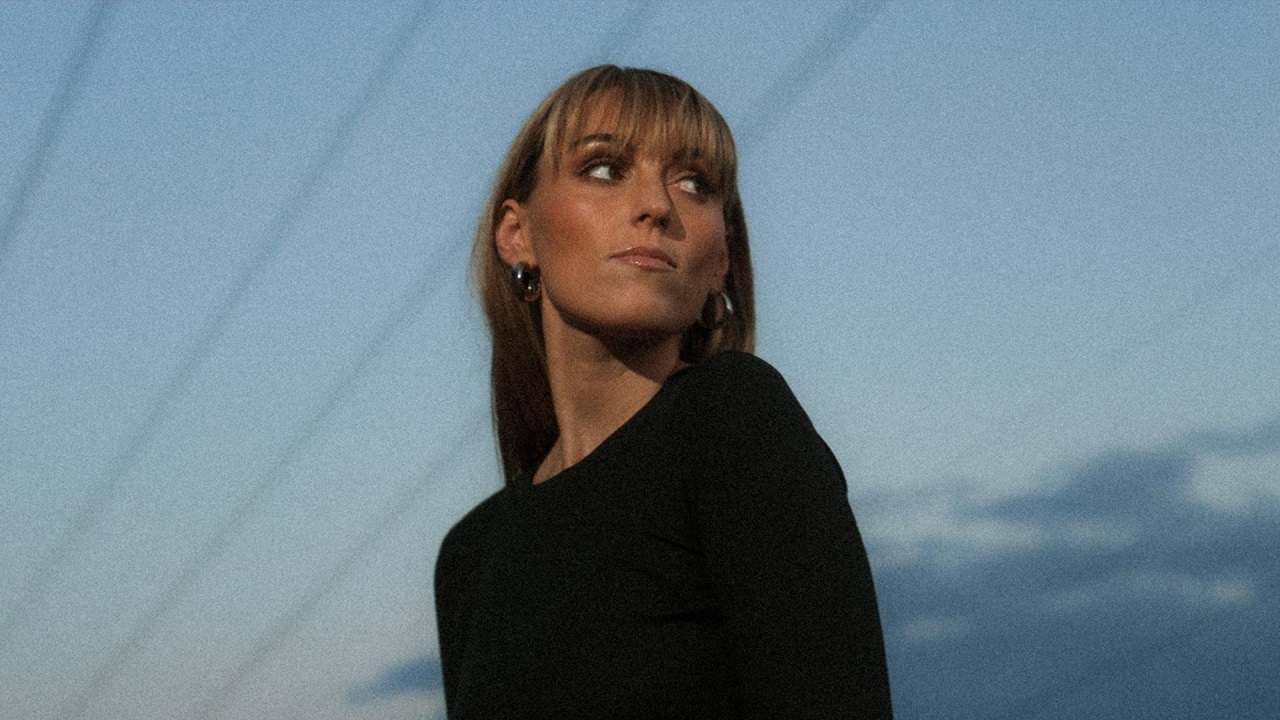 Header Banner Sasha Alex Sloan