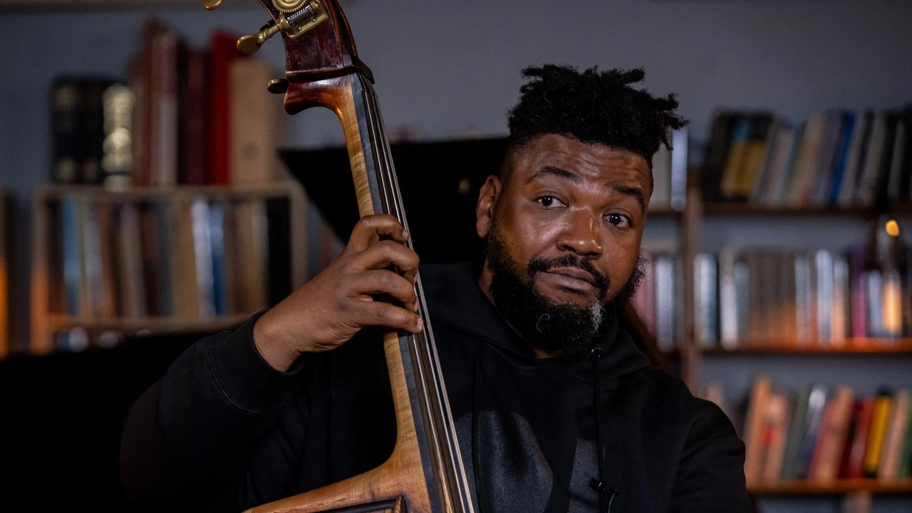 Dezron Douglas — Photo