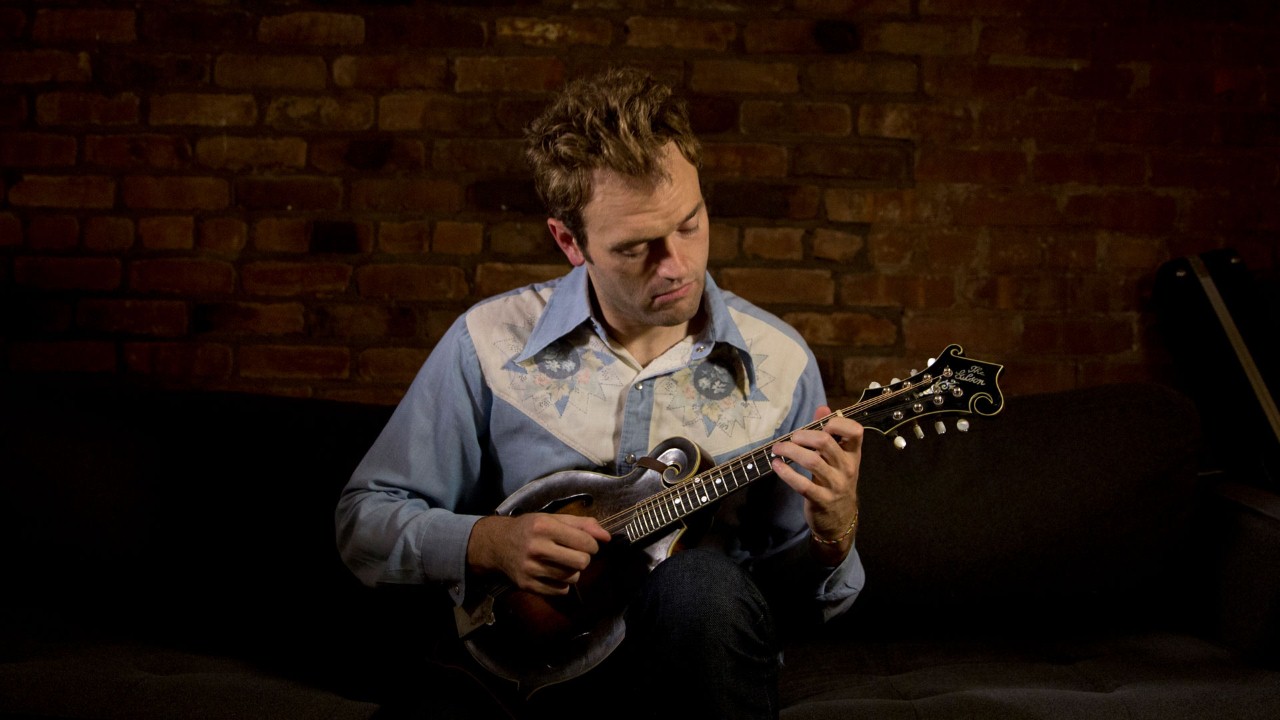 Chris Thile — Photo · studio