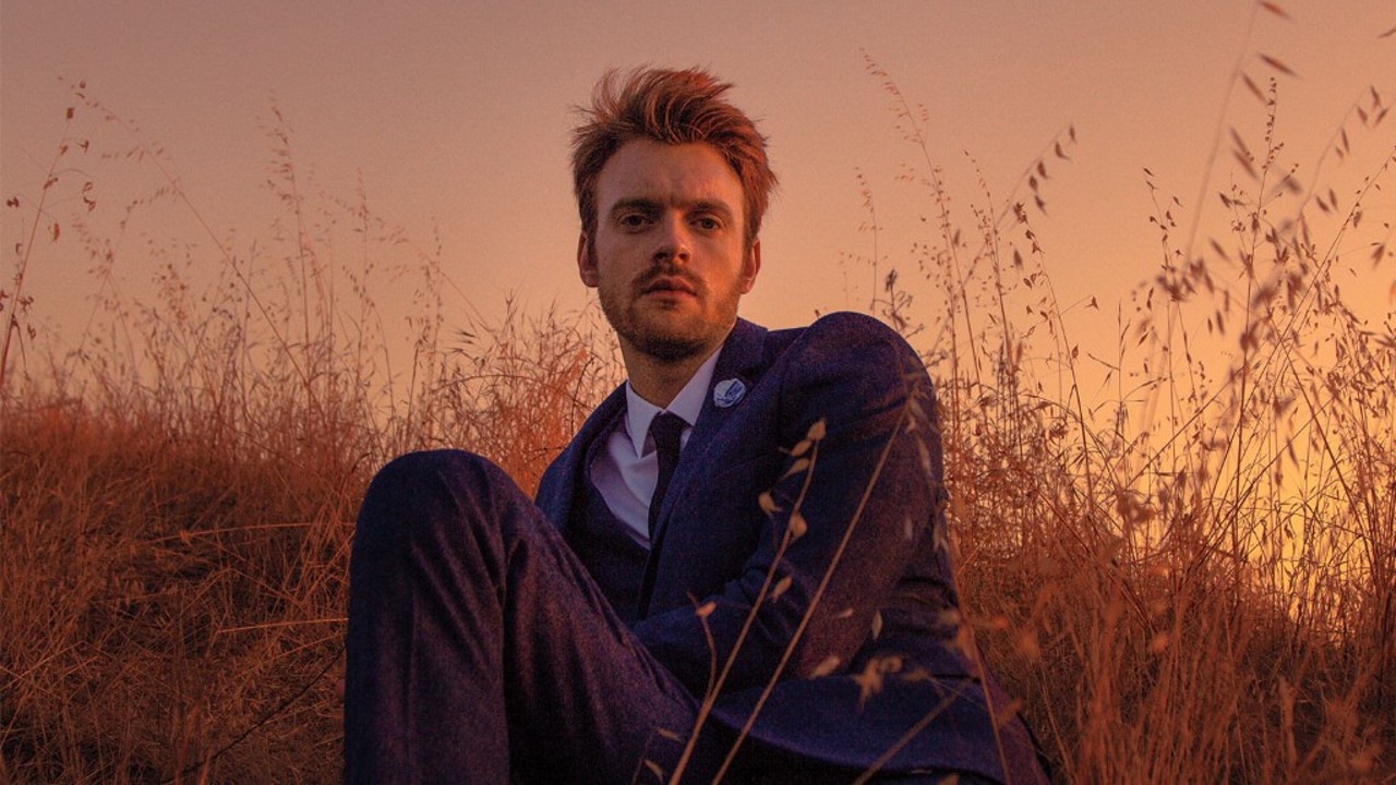 Header Banner FINNEAS