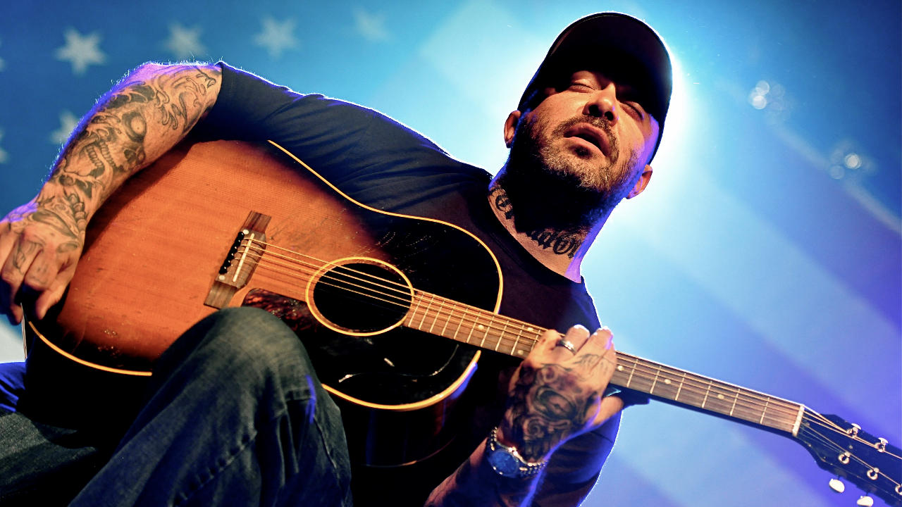 Aaron Lewis — Photo